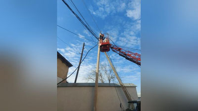 Изрображение 'На улице Мукими в Ташкенте загорелись провода (видео)'