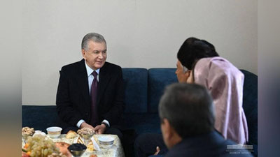 Изрображение 'Шавкат Мирзиёев посетил махаллю в Андижанском районе и ознакомился с бытом жителей (фото)'