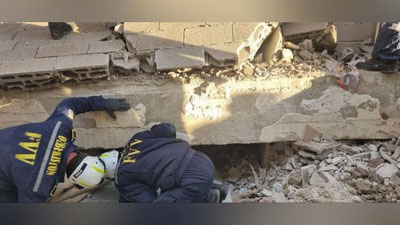 Изрображение 'Сотрудники МЧС Узбекистана извлекли из-под завалов в Турции 9 выживших и 12 погибших'