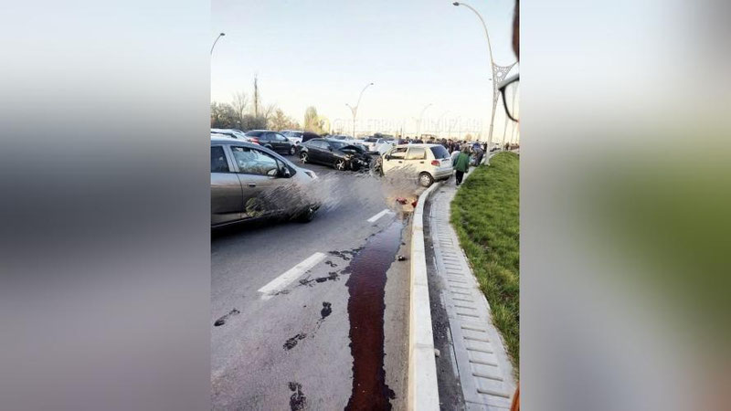Изрображение 'Крупное ДТП с участием 4-х автомобилей произошло на месту на Себзаре в Ташкенте (видео)'