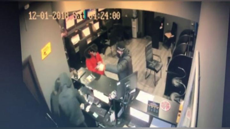 Изрображение 'УЗБЕКИСТАНЕЦ ПОДОЗРЕВАЕТСЯ В ОГРАБЛЕНИЯХ БУКМЕКЕРОВ В АЛМАТЫ (ВИДЕО)'