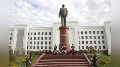 Изрображение 'Мероприятия памяти Ислама Каримова прошли в Узбекистане (видео)'