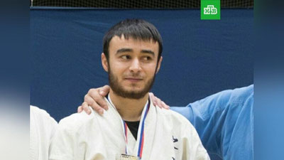 Изрображение 'ПАРЕНЬ ИЗ УЗБЕКИСТАНА СТАЛ ГЕРОЕМ НОВОСТЕЙ В РОССИЙСКИХ СМИ'