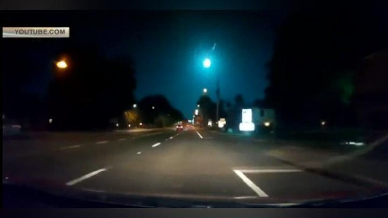 Изрображение 'ОГРОМНЫЙ МЕТЕОР ОКРАСИЛ НЕБО В США В ЗЕЛЕНЫЙ ЦВЕТ (ВИДЕО)'