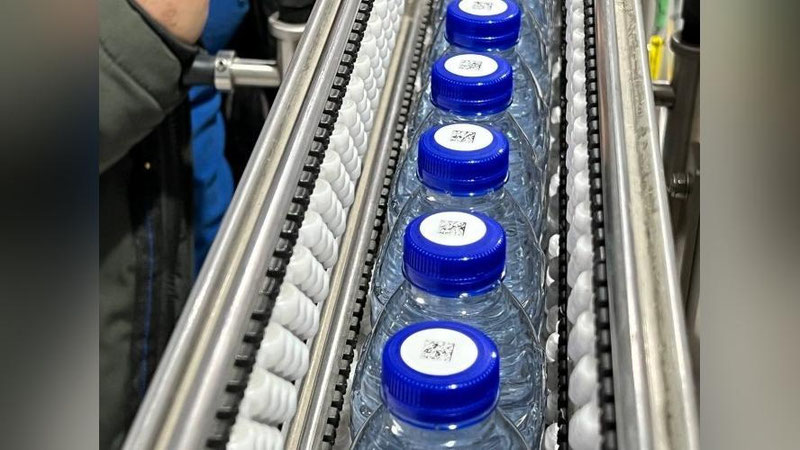 Изрображение 'Обязательную цифровую маркировку воды перенесли'