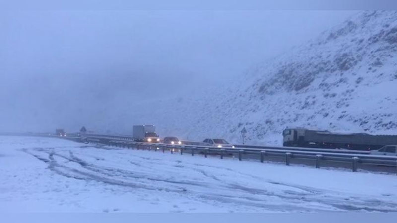 Изрображение 'Узгидромет выпустил штормовое предупреждение о ситуации на перевале "Камчик"'