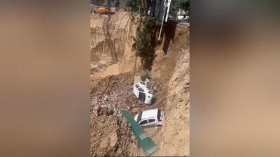 Изрображение 'В соцсетях появилось видео падения автомобилей в котлован на Юнусабаде'
