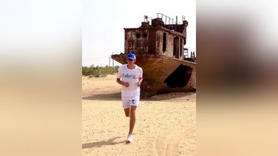 Изрображение 'Организатор массовых забегов в Узбекистане пробежит 42 км по дну Аральского моря'