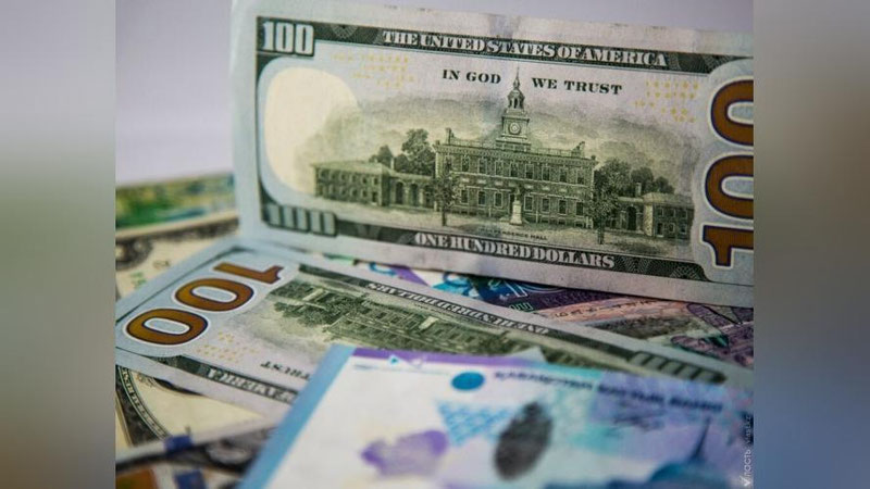 'Dollar kursi bir necha kunlik pastlashdan so`ng yana ko`tarildi'ning rasmi