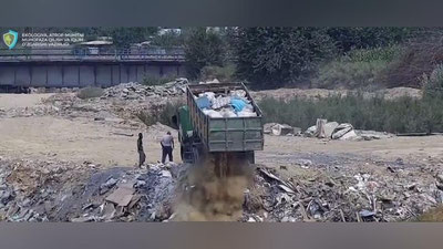 'Zangiotadagi kanal atrofiga chiqindi tashlagan “Maxsustrans” haydovchisi ishdan olindi'ning rasmi