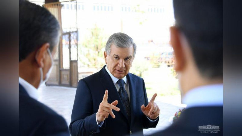 Изрображение 'Президент побывал на текстильном предприятии в Андижане (фото)'