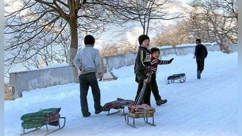 'Сирдарё, Жиззах вилоятларида ҳам ўқишлар 23 январдан бошланади. Самарқандда эса 18 январдан ҳамма мактабга!'ning rasmi