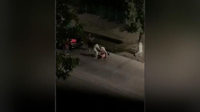 Изрображение 'В Сергели отец избил сына, их пришлось разнимать сотрудникам ППС'