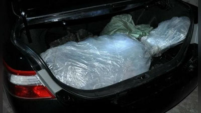 Изрображение 'Генпрокуратура проверяет сообщение о мужчине, державшем труп жены в автомобиле'