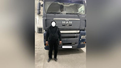 'Yuk mashinasiga magnit yordamida yopishtirilgan "gashish" fosh etildi'ning rasmi