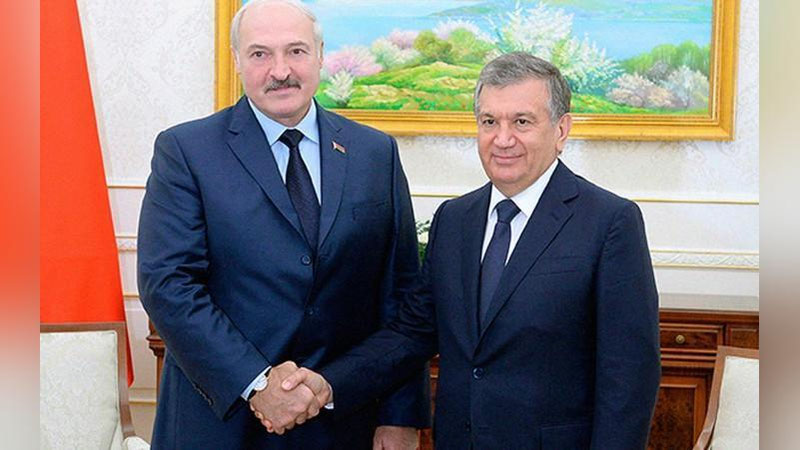'Lukashenko Shavkat Mirziyoevni Referendum muvaffaqiyatli o`tkazilgani bilan tabrikladi'ning rasmi