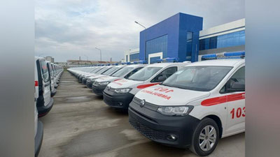 Изрображение 'Минздраву передана очередная партия из 108 автомобилей скорой помощи Volkswagen Caddy'