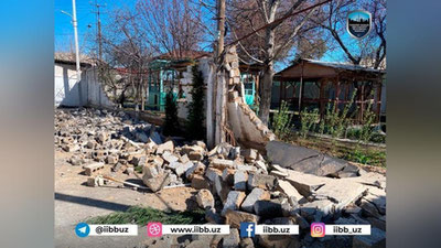 Изрображение 'Из-за проливных дождей обрушился забор чайханы в Ташкенте (видео)'