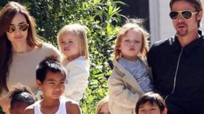 Изрображение 'АНДЖЕЛИНА ДЖОЛИ НАКОНЕЦ-ТО РАЗРЕШИЛА МУЖУ ВСТРЕТИТЬСЯ С ДЕТЬМИ'