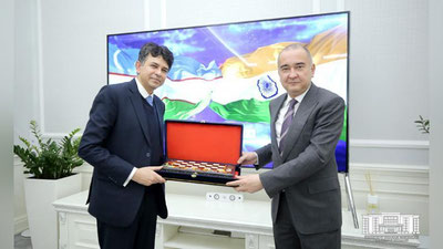 Изрображение 'Жахонгир Артыкходжаев обещал разработать дорожную карту развития йоги в стране'