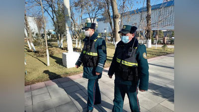 Изрображение 'Сотрудники ППС Сырдарьинской области получили электрошокеры'