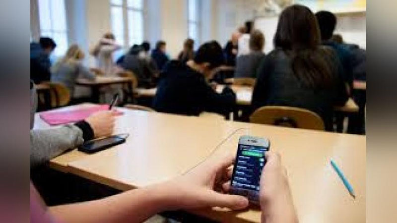 'Toshkentda telefondan ko`p foydalanayotgan o`quvchilarda qanday kasalliklar aniqlanayotgani ma`lum qilindi'ning rasmi