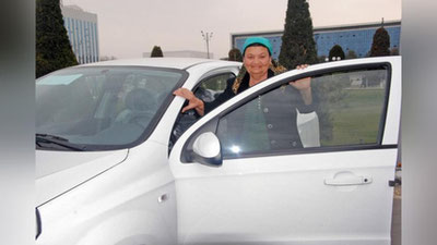 Изрображение 'ПРЕЗИДЕНТ ПОДАРИЛ АВТО РУКОВОДИТЕЛЬНИЦЕ ФЕРМЕРСКОГО ХОЗЯЙСТВА'