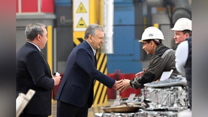 'Shavkat Mirziyoev mahalliylashtirilgan mahsulotlarni ko`zdan kechirdi'ning rasmi