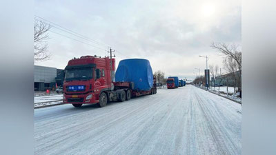 'Navoiyda qurilayotgan shamol elektr stansiyasi uchun Xitoydan turbina va generatorlar olib kelinmoqda'ning rasmi