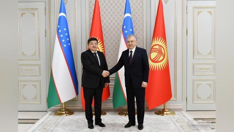 'Shavkat Mirziyoev Qirg`iziston bosh vaziri Aqilbek Japarovni qabul qildi'ning rasmi
