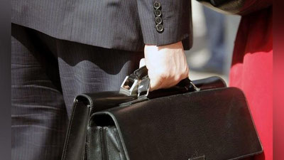 'Andijonda o`qituvchining dars soatlarini o`z tanishlariga o`tkazib bergan “zamdirektor” ishdan olindi'ning rasmi