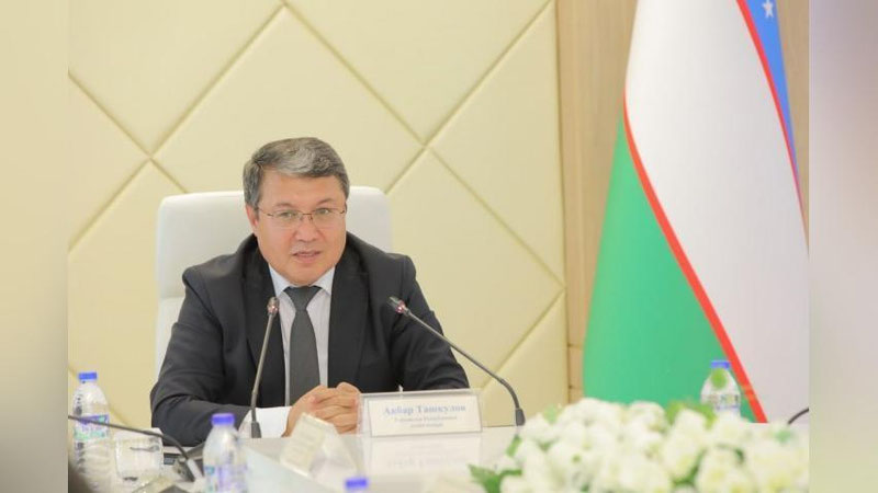 'Adliya vazirligida Konstitusiyaviy islohotlar yuzasidan vazir boshchiligida davra suhbati o`tkazildi'ning rasmi