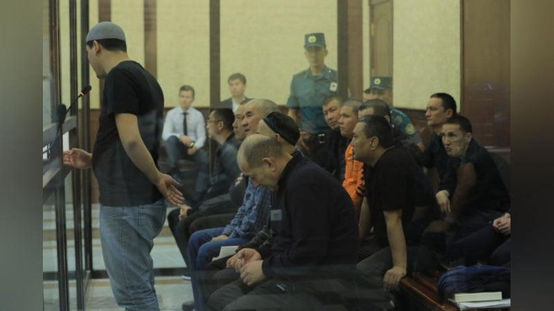 'Nukusdagi namoyishlar ishtirokchilariga oid sud hukmiga kiritilgan shikoyat ustidan ochiq sud jarayoni boshlandi'ning rasmi