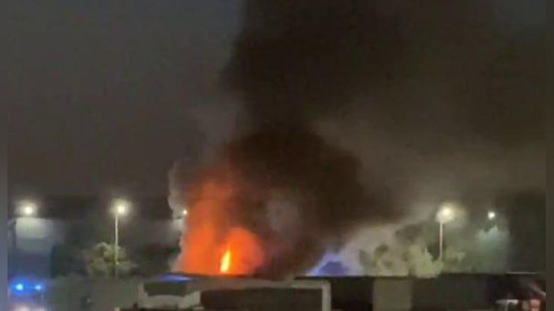 'Toshkentda parfyumeriya mahsulotlari ortilgan yuk mashinasi yonib ketdi'ning rasmi