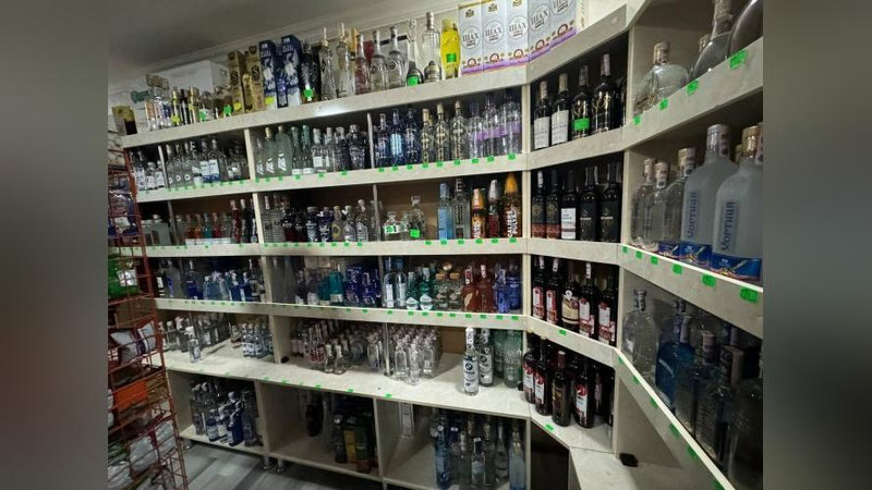'10 та туманда қалбаки акциз маркали алкоголь ва тамакилар савдосига чек қўйилди'ning rasmi