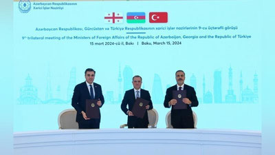 'Ozarbayjon, Turkiya va Gruziya hamkorligi bo`yicha Boku deklarasiyasi imzolandi'ning rasmi