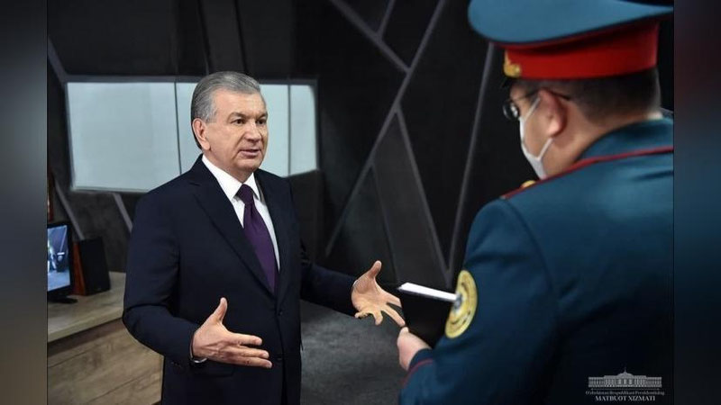 'Шавкат Мирзиёев бир гуруҳ ички ишлар органлари ходимларини мукофотлади'ning rasmi