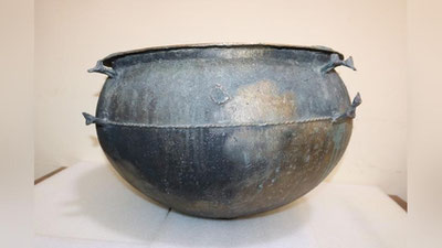 'Samarqandda fuqaro qadimiy qozondan 29 yil ro`zg`orda foydalanib kelgan'ning rasmi