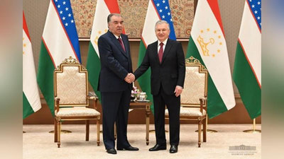 Изрображение 'Главы Узбекистана и Таджикистана провели переговоры на полях саммита ОЭС'