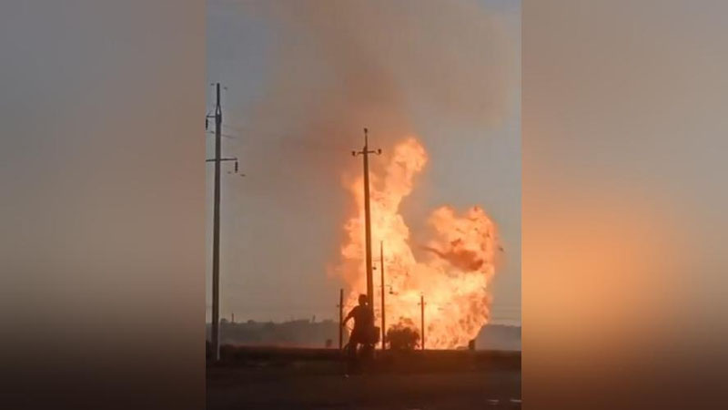 'Qoraqolpog`istonning Xo`jayli tumanidan o`tuvchi gaz quvurida yong`in sodir bo`ldi (video)'ning rasmi