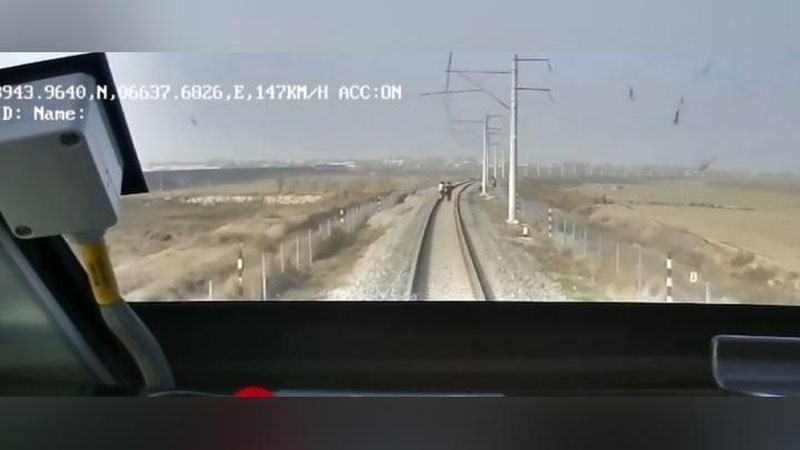 '“Afrosiyob” elektropoezdi yo`l sozlovchini bosib ketdi'ning rasmi