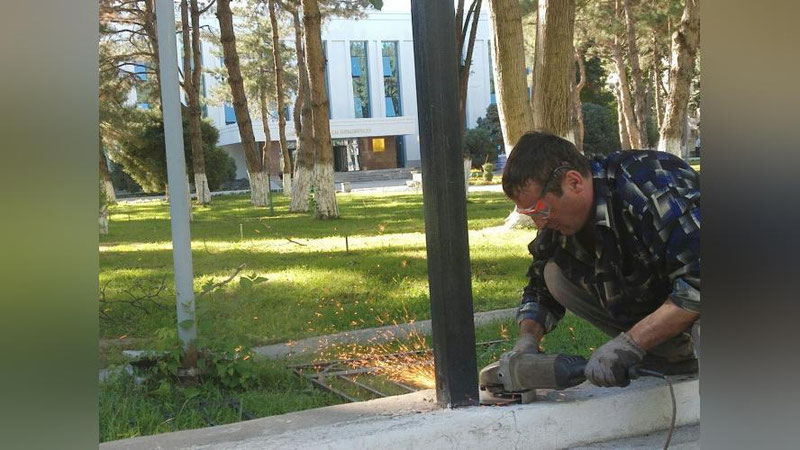 Изрображение 'ЧИЛАНЗАРСКИЙ ХОКИМИЯТ ИЗБАВИЛСЯ ОТ ЗАБОРА (ФОТО, ВИДЕО)'