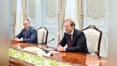 Изрображение 'Шавкат Мирзиёев принял вице-премьера России Дениса Мантурова'