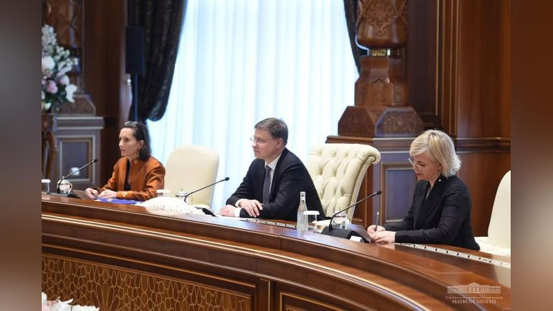 Изрображение 'Президент по полях Самаркандского саммита ЕБРР принял делегацию Еврокомиссии'