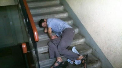 Изрображение 'КАК ВЫСЕЛИТЬ ПЬЮЩЕГО СЫНА?'