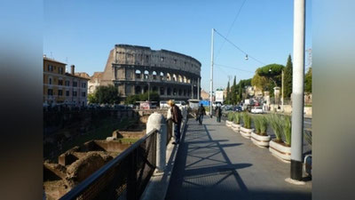 Изрображение 'ИЗ-ЗА ЗЕМЛЕТРЯСЕНИЯ В РИМЕ ЗАКРЫВАЮТСЯ ШКОЛЫ'