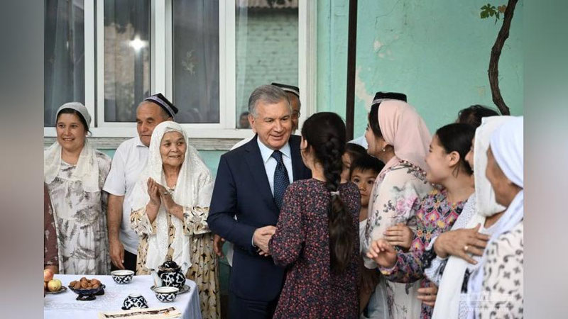 Изрображение 'Шавкат Мирзиёев пообщался с жителями махалли в Багдадском районе Ферганской области'
