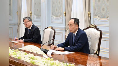 Изрображение 'Президент Узбекистана принял министра экономики и финансов Республики Корея'