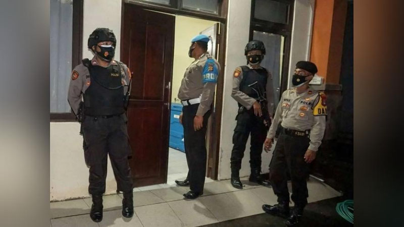 'Indoneziyada o`zbekistonliklar marixuana, gashish va kokain sotishda gumonlanib qo`lga olindi'ning rasmi