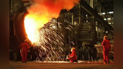 'Prezident "Navoiy kon-metallurgiya kombinati" xodimlarining bir guruhini mukofotladi'ning rasmi